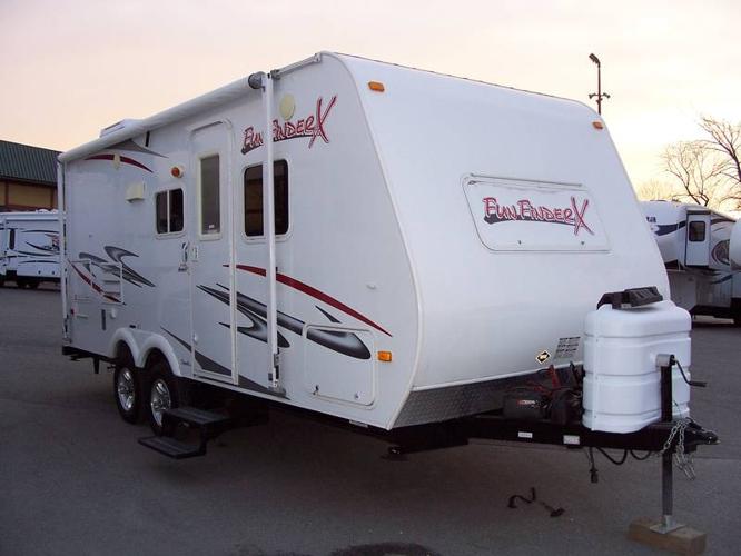  21BSW Ultra Lite with Slide-out for sale in Kelowna, British Columbia