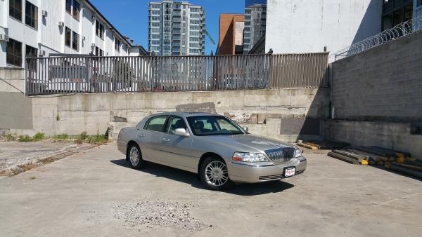 * ?ON SALE ? 2007 Lincoln Towncar - NOW  $6921