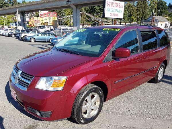 2009 Dodge Caravan SXT, only 97K's with DVD player and Stow-N-Go