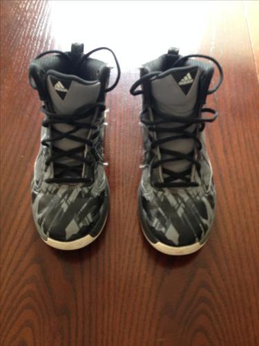 Adidas Basketball Shoes sz. 6