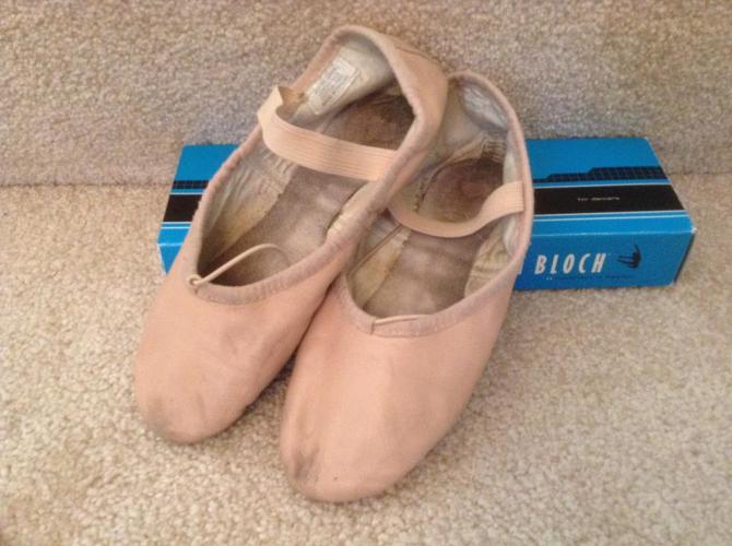 Bloch Size 2 Ballet Slippers