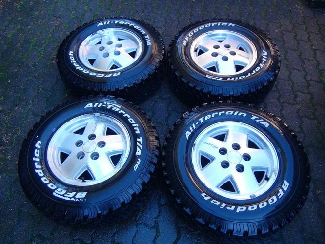 Chevrolet Blazer s10 Rims + Tires 235/75/15