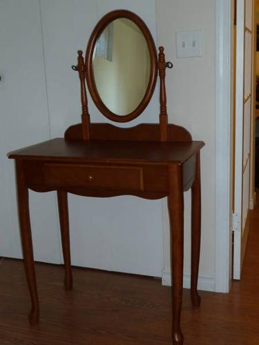 Dressing table with attached mirror for sale