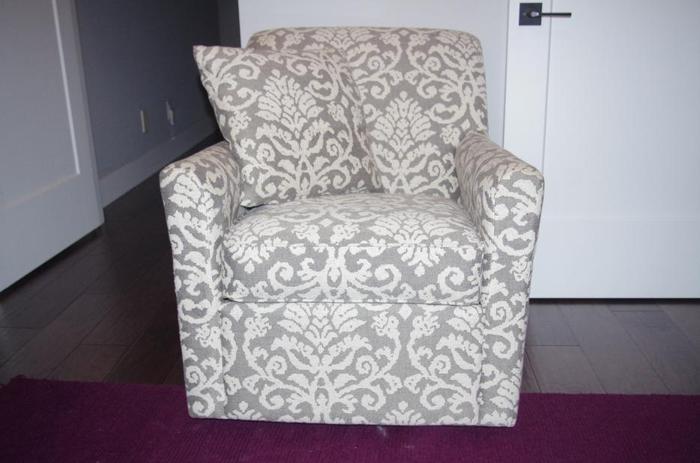 FABRIC ACCENT SWIVEL CHAIR