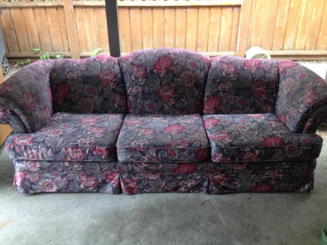 FREE: COUCH