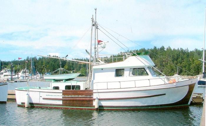 Great Live Aboard 42 Feet  or tour the coast in comfort