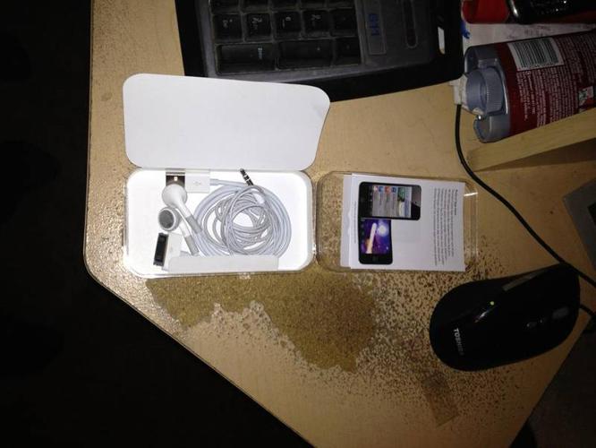 ipod touch 8gb 4th generation 130$ obo