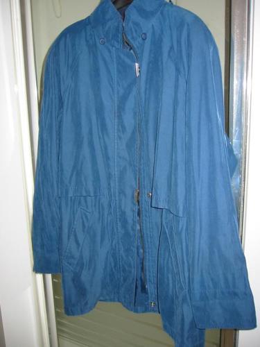 LIZ CLAIBORNE JACKET with HOOD & ZIP-OUT LINING: FOR ALL SEASONS