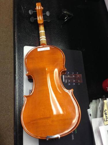 Menzel 1/2 size violin outfit