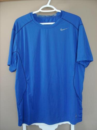 Nike Pro Combat blue t-shirt - Size L