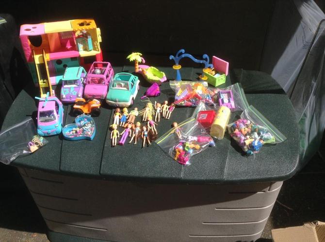 POLLY POCKETS AND LITTLEST PET SHOP