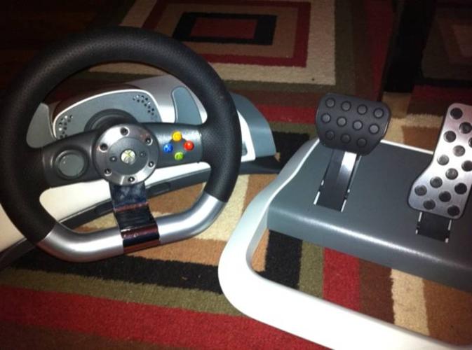 SOLD!!! Xbox 360 steering wheel