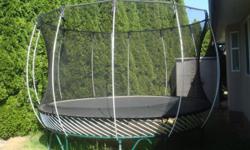 Good shape springfree trampoline, world safest trampoline. Full net enclosure, already dissAsembled and ready to go. Text 2508186956