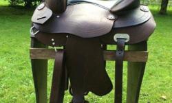 Rocky Creek Hill Johnny saddle, treeless, all leather.
Dark brown with black seat.
17"
New, never used it. Sold the horses. Was $900. Need it gone.
Underside adjustable custom fitting gullet. Just move the Velcro pads around as needed. Works on narrow or