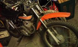 1977 Honda XL125 enduro , has no lights or title, needs a helicoil as spark plug hole is stripped and needs some carb work, was a great strong bike before i messed up the sparkplug thread.
email for any questions or more pics
$500 Or best offer.