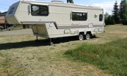 93 CORSAIR EXCELLA, 26 FT. 5TH WHEEL IN EXCELLENT CONDITION. SLEEPS 6, QUEEN SIZE BED, BATH WITH TUB, SOLAR PANEL WITH 30 AMP CHARGE CONTROLLER, FRIDGE, STOVE, MICROWAVE ALL IN GREAT WORKING CONDITION. $7000 O.B.O.THIS 5TH WHEEL HAS BEEN WELL LOOKED AFTER