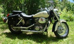 1998 Honda Shadow ACE (American Classic Edition) with only 9000km. Just broken in. Beautiful 2 tone green/ivory. Classic look. Cobra slashcut exhaust. Excellent condition. Sidebags and windshield. $5000