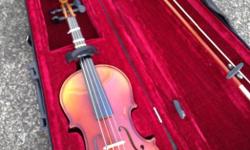 Used 1/2 size violin
With hard case
Includes bow
Good condition