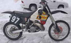 2001 CR250 ENGINE IN A 1997 CR500 CHASIS
brand new magnum clutch basket
all new clutch plates
brand new vertex top end kit
repacked silencer, new grips
new water pump seals
chasis is in great cond. for the year, twin air filter,
renthal bars, riders edge