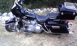 ...CASH ONLY.... original owner.... ,,beautiful bike new brakes front and back... new battery ....new windshield..... newer seat...new back floor boards and chrome peg exstenders...newer paint on front fairing and tour pack...new back lever''''fresh