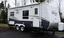 19 fl hornet sleeps six, double bed , sofa bed ,table makes a bed,air, porcelin toilet,excellent layout
 902-233-7754 dartmouth #
reduced for a quick sale $10000