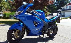 2006 Triumph Sprint ST 1050cc, inline 3 cylinder, single swing arm Great condition. New rear tire and chain. Includes set of stock Triumph colour matched hard bags, aftermarket ignition switched accessory block, Oxford heated grips, stomp tank grip pads,