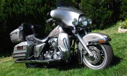 Electra Glide Classic (Pewter Pearl)
Transferable Harley factory warranty till Apr 2014
Cruise control
True duel Rinehart exhausts
Lowers
Quick detach tour pack
96 cu. in. 6 speed