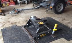 2007 Highjacker Fifthwheel Hitch, Mat, and mounting rails. Ready to use