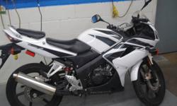 damaged cbr 125r.
Clean title, not branded!
plastics on side are cracked. could be fixed and repainted.
front brakes fluid leak.
runs and drives great.
great starter bike.
PRICE IS FIRM!