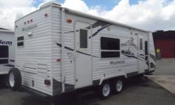 2008 WILDWOOD BY FOREST RIVER 25 SL ONE SLIDE, REAR KITCHEN, WALK AROUND BED, AWNING, 3 BURNER STOVE WITH OVEN AND HOOD EXHAUST, 6 CU. FT. FRIDGE FREEZER COMBO, TUB/SHOWER COMBO, LOTS OF STORAGE. TRAILER IS IN IMMACULATE CONDITION INSIDE AND OUT. END OF
