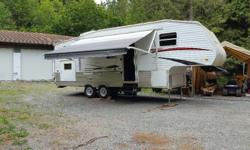 Extremely clean and well cared for.
One owner, used approximately 20 times (downsizing, no longer needed).
This 5th wheel can easily accommodate up to 8 people.
Queen size master bed (walk around)
Good size bathroom with tub/shower and skylight
3 burner