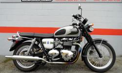 2012 Triumph Bonneville T100 LE Modern Classic Motorcycle * Anniversary Edition * $7899.
LIMITED EDITION! This is #733 of 1000 ever made (to celebrate the 110th anniversary of Triumph) and only 25 were brought into Canada.
This beautiful bike comes with