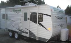 2012 Wildwood Back Pack X-lite Travel Trailer
Never smoked in / no signs of pets
Dry Weight 3850Lbs
-Sleeps 4
-Bathtub/shower
-Air conditioning
-Stove with 3 burners and bake oven
-Microwave
-Fridge/freezer
-AM/FM - CD player with exterior speakers