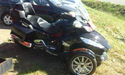 Come see this fantastic reverse trike with extremely low KM, only 200!! This thing hasn't even been broken in yet!!! Also includes a Garmin GPS unit so you won't get lost on those nice long drives through the countryside. Featuring technologies like