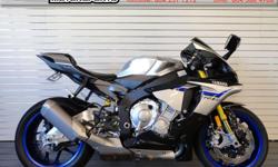 2016 Yamaha YZF R1M Sport Bike * Incredible Condition * $19750.
Save big on this rare machine! 2016 Yamaha R1M with only 651 km. Daytona Motorsports Vancouver sold this bike originally and we installed the Competition Werkes fender eliminator kit and the
