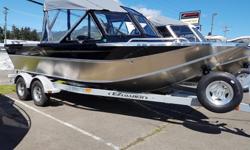 2018 Northwest Boats 208 Seastar Outboard
THE FULLY EQUIPPED SEASTAR WON'T TAKE NO FOR AN ANSWER. SHOULD YOU?
As with other Northwest Boats, the 208 Seastar Outboard gives you more, feature for feature. From the Seastar's spacious 78" bottom width, 34"