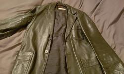 Selling 2 old leather coats from the 70s/80s
One black leather coat and brown leather trench coat.
I believe the sizes are XL