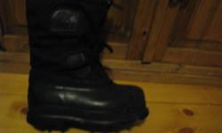 SIZE 1 AND SIZE 5 KIDS SOREL WINTER BOOTS VERY WARM IN EXCELLENT CONDITION Carnarvon Ontario area