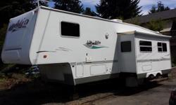 2005 Aljo 5th wheel,one owner in great condition...Lot's of options..Fantastic fan,outside shower,solar package,new 6 volt batteries,air cond.,microwave,hide a bed,sky light,separate shower also upgraded 4 stage controller.
13' slide with new awning and