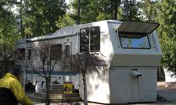 1994 Citation Supreme 34 ft. FLR Fifth Wheel Trailer.  Large front living room.  Lots of  large windows all around.  4 seasons.  (Winter livable).  2 furnaces.  Heavy insulation.  Enclosed and heated plumbing.  Thermal pane windows.  Dual electric and