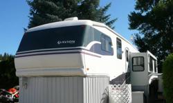 36 FT. AVION 5TH WHEEL TRAILER - Great Condition.  Winter Package, 3 Fantastic Fans, 2 Sky roofs, Separate bathroom, Bedroom, and Kitchen/Living Room area.  Two doors.  Entertainment Unit, hardly ever towed, contains Washer/Dryer, Queen sized bed, Queen
