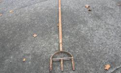 3 Prong Lawn Aerator That Removes Core / Plugs.
In good condition.
ITS A HOUSE NUMBER SO DO NOT TEXT.
""DO NOT"" CALL BEFORE 8 am. OR AFTER 9:00 pm.
CASH ONLY. PICKUP ONLY
VIEW MAP for general location.
View poster's list for this Seller's other Items.