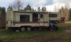 1987 Terry Taurus 5th Wheel
Fantastic condition - even smells great inside... Always been very well cared for.
Heated all winter.
We are upgrading hence the sale.
Took it out last season, everything works well. Slept 7 of us nicely.
Fantastic starter unit