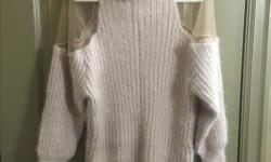 beautiful warm sweater. Japanese brand-- Snidel.
size small. beige pink. only wore once.