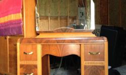 Early 1900's dressing table. Dresser in excellent condition. Must see.