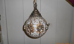 Beautifull antique lamps. the round one has all metal frame (round)
Special for antique accents for decoration, good oportunity for interior designers.
Price will go up to  $140.00  depending on the model