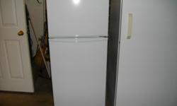 White Dandy 24" wide frost free fridge, very nice condition, dropoff possible, phone or text for viewing
