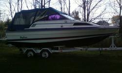 21' Bayliner asking $3000.00 O.B.O.
Volvo Penta A125HP with 170 Volvo Outdrive
New Prop with 3 Hrs run time..
New Top in '10
Tandem Trailor dual axle..
All other accessories are negotiable in price...