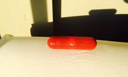 Beats Pill like new. blutooth not working