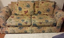 Nice large comfy print couch, no sagging, great condition.
Would keep but moving.
$75 obo